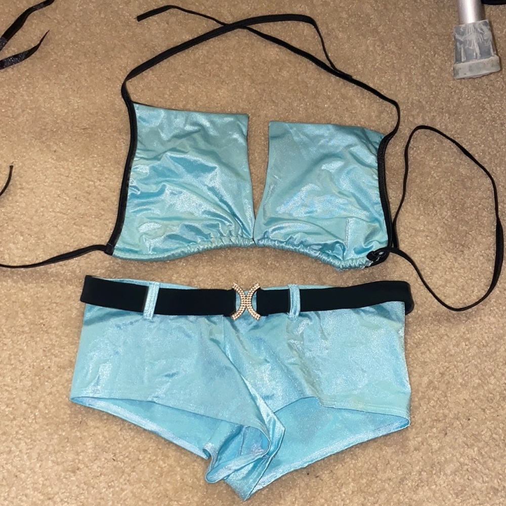 2 piece outfit/bikini